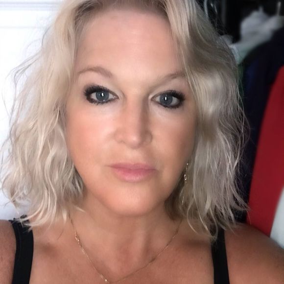 Meet your Posher, Lois - Picture 1 of 1